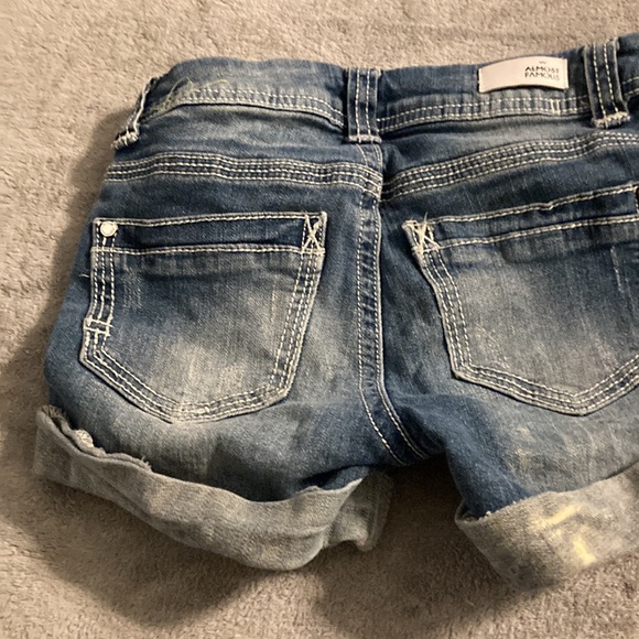 Shorts - Picture 2 of 3